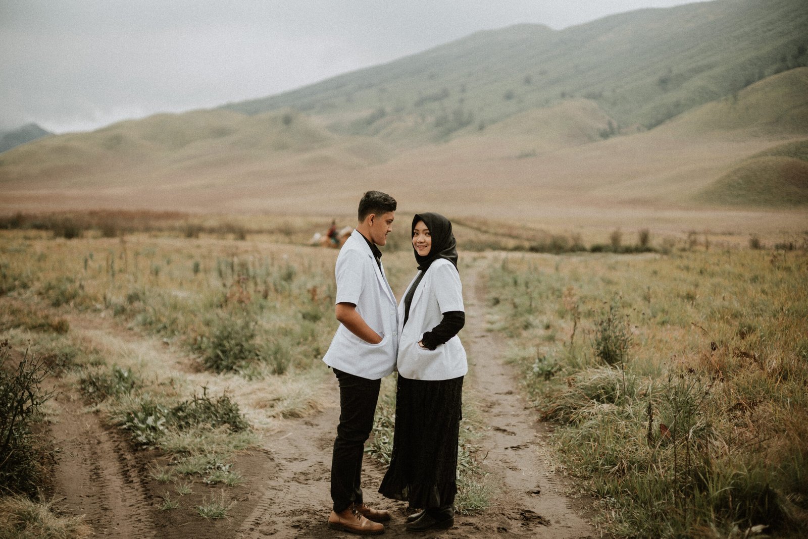 ESTY & ILHAM (1)