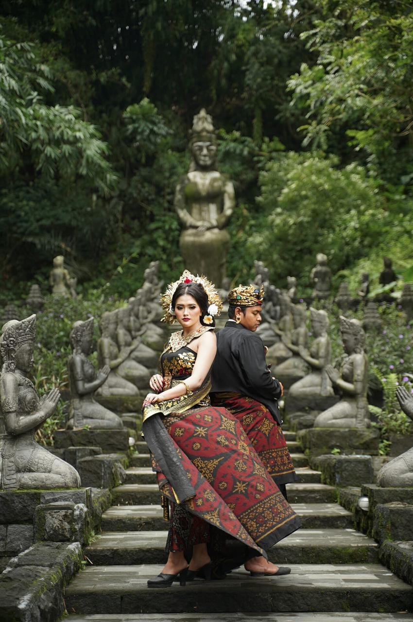 GITA & VALLIAN